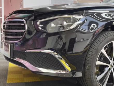 #专业汽车贴膜 #把您的爱车打造的与众不同 #汽车改装 #爱车养护 奔驰E350el混动后排出风口拆卸