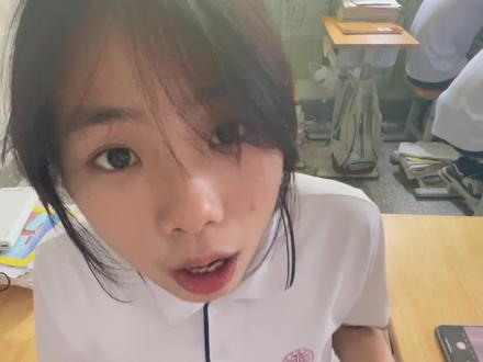 别分手好吗😭#校园 #2018抖音热歌回顾 #抽象#手势舞