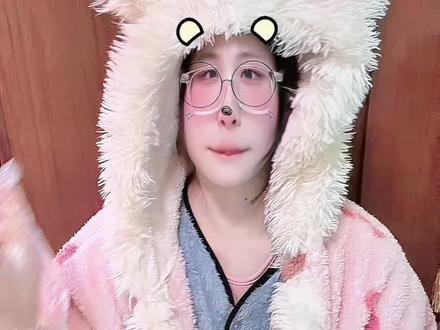 粉色!
#碧琪#碧琪cos #小马宝莉#致歉一切#颜料变装