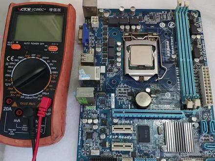 技嘉主板不开机反复重启,卡53代码,找到了故障点却放弃了维修