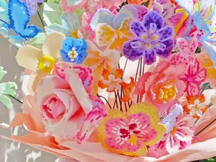 幸福就是一束永不凋零的拼豆花。#拼豆#拼豆日常 #春天 #鲜花 #手工
