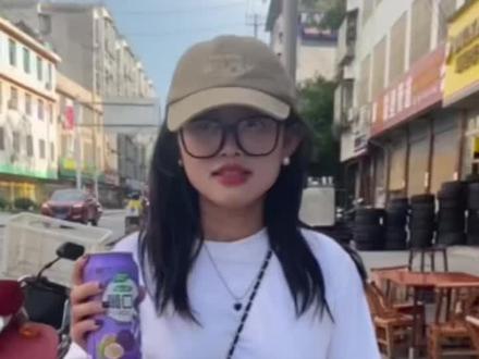 #探店 在凯斯顿纯K对面二楼!三楼可以打麻将二楼有着各色各样的小吃还可以架锅子!!