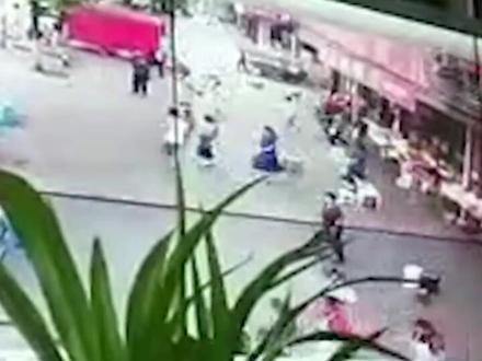 贵州赫章县发生4.5级地震,监控拍下这些惊险瞬间!@抖音小助手