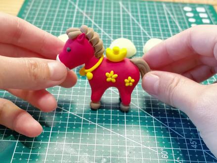 做粘土小马总翻车?看完这个你就会了!
#亲子手工 #粘土 #手工diy#马年 #真实生活分享计划