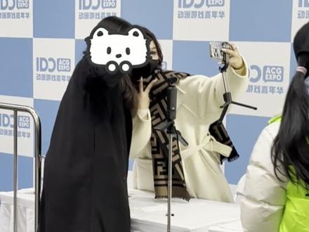 谢谢你出现在我的生命里。
#稚楚 #稚楚签售 #我只喜欢你的人设#线下