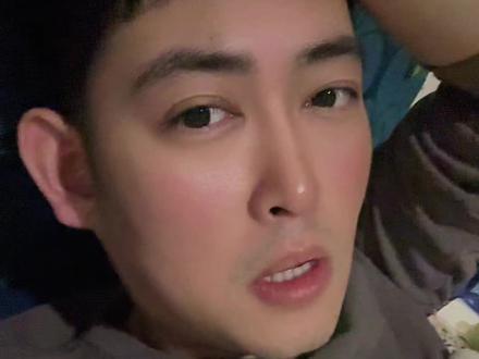 李荣浩人还是好了,好奇搜了魔改的李白,对歌曲容忍度很高的我都忍不了#单依纯李荣浩#单依纯改编版 #难听的歌