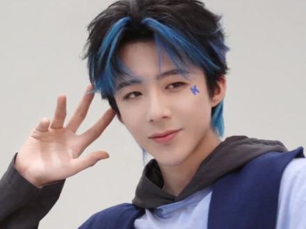 酷小狗探班剧透来啦🐾
今日闪现#酷狗音乐代言人刘宇宁 拍摄现场,不仅见到了又高又帅的@摩登兄弟刘宇宁 ,还偶遇了可爱伙伴“编外酷狗”呆米本米🐶
悄悄告诉大家:#酷狗音乐 站内已上线超多#刘宇宁 相关惊喜内容,打开酷狗音乐,搜索【刘宇宁】,更多精彩持续加载中~
快来评论区告诉酷小狗:你还期待在酷狗遇见怎样的宁哥?
留言许愿,说不定就会实现哦✨
#Hello宁超酷 #刘宇宁官宣酷狗音乐代言人