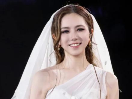 “支持原唱”不仅仅是四个字 #邓紫棋 #泡沫 #音乐 #铠甲勇士 #原创