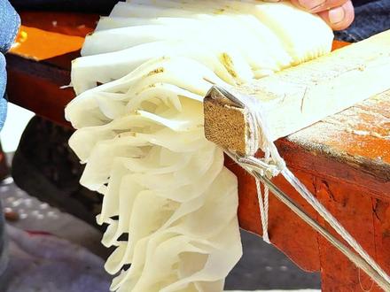 挖蔓菁切串串! 高海拔的地方种出的蔓菁,切成串串,你们见过吗?#我的乡村生活 #农村生活 #农村美食 #记录我的农村生活 #新农人计划2026 @抖音小助手 @DOU+小助手 @DOU+上热门 @抖音创作小助手