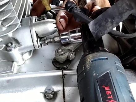 发动机链条松了的噪音,涨紧器加长后恢复原厂的声音#机车 #维修