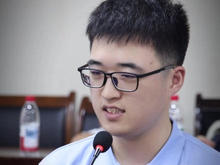 心姐观察专访清华学霸杨天乐,他今年高考成绩705分,以语文135分的优势拉高总分,请看杨天乐分享他的得分秘籍。#清华 #心姐观察专访 #高考 #阜阳一中