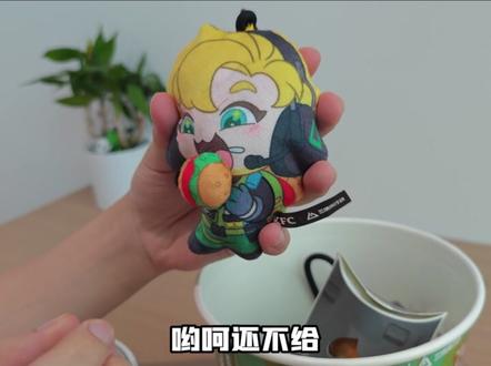 KFC限定三角洲联动周边测评!绝密KFC里也有贪吃的鼠!#三角洲行动 #三角洲肯德基联动 #三角洲肯德基联动活动攻略 #三角洲s9回声新赛季 #三角洲行动猛攻剧场