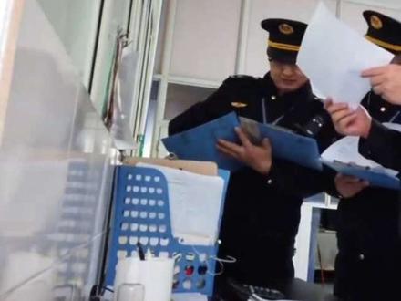 网红鸡爪,竟是“漂白”的!生产车间令人作呕!有毒的双氧水随便用#黄河电视台 #315晚会 #315市场监管在行动 #315国际消费者权益日