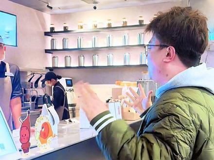 #喜茶 #喜茶新品 #喜茶潍坊 #提拉米苏浓巧 来喜茶店唱小星星⭐️买一送一………那我不得薅个羊毛👏👏👏