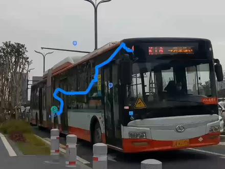 终于把地铁理工大学站与龙潭立交东的报站恢复了
K16线 石羊场公交站→丛荟路公交站,用时约60分钟,大致呈东西走向,连接石羊与龙潭片区,经成华大道(不到二仙桥),杉板桥路,东,南二环高架,神仙树高架,剑南大道,府城大道,新园大道等地,客流不错,曾经上了几台6122,现在已经全线6182