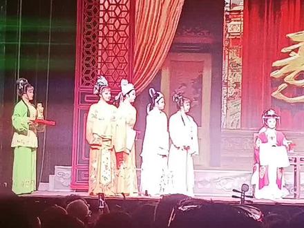 五女拜寿,多是请的,国家一级演员,二级演员