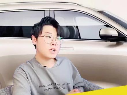 在外地或者郊区开车,遇到障碍物,别急着下车,能过就冲过去,不能过就掉头,切记不要下车#每天一个用车知识 #抖音汽车 @抖音小助手