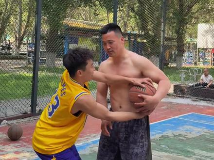 犯规了吧!肌肉空气波整我了吧!#詹姆斯#健身