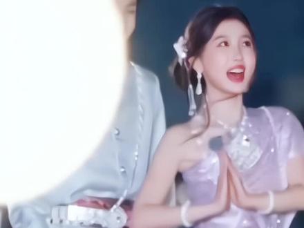 #女儿心总如水 #虞书欣#何与
此女怎能如此明媚