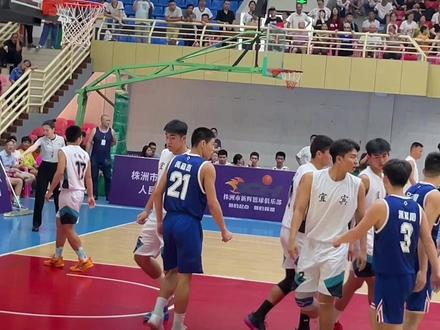 感受一下来自,渌口五中的防守的压迫吧!#渌口五中#实战篮球#篮球 #2023年全国男子篮球联赛 #高中篮球联赛 #无处不篮球渌口正青春 @渌口发布