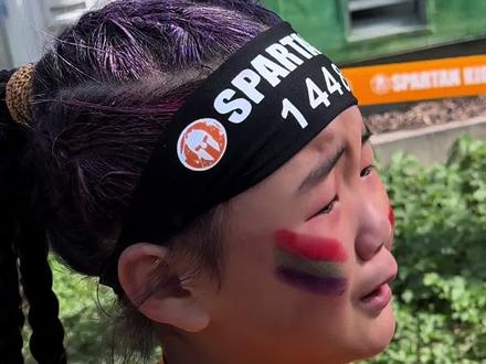 带六岁宝宝参加北京斯巴达勇士儿童赛!从小培养孩子的运动习惯很重要!野蛮其体魄文明精神!很棒的一次运动体验!从要放弃到坚持到底!加油!#北京斯巴达勇士儿童赛 #运动女孩