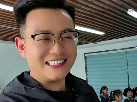 看你们有点累了,给你们提提神…#如果没有他你还爱我吗 #校园生活 #师生日常 #课间娱乐 #第三视角