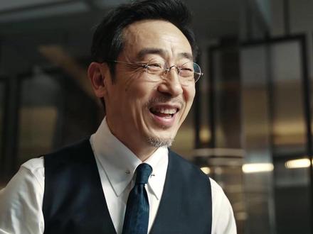 男人费尽心思装上层名流,但在大人物面前竟像个小丑 #她的盛焰 #因为一个片段看了整部剧