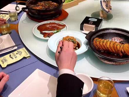 反手夹菜#礼仪 东道主请客时反手夹菜,是有送客之意,你学废了嘛