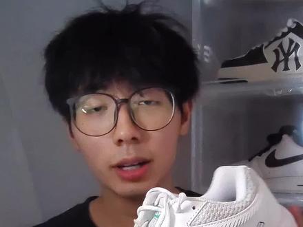 这双羽毛球鞋太好看啦✅但听说抗扭不太行😳#性价比高的实战鞋推荐 #抖音好鞋推荐 #潮鞋推荐好看不贵 #鞋狗日常