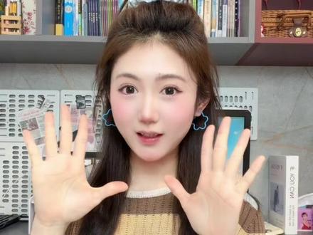 iPhone居然可以双连AirPods‼️寒假出游必看✅
如果你和你的朋友同时拥有airpods💭
那恭喜你们解锁一机双连小妙招🤗
寒假出游路上一起追剧一人一副耳机🎧
还能分别调节音量,降噪这些功能✨
舒适追剧的快乐谁懂啊🥳!!#数码科技 #airpods隐藏功能 #iphone隐藏功能 #苹果生态 #实用技巧