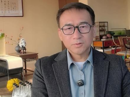 在网络上,十三太保就是一个巨大的流量池。自带话题