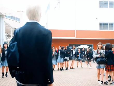 金发校草开学第一天就无意中伤了社恐女孩,之后用尽温柔将社恐女孩慢慢治愈#影视解说 #甜甜的恋爱 #蜂蜜柠檬苏打