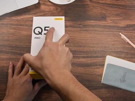 真我Q5 Pro体验:80W闪充千元旗舰,续航、性能稳了 #数码科技 #数码 #手机充电 #真我Q5Pro