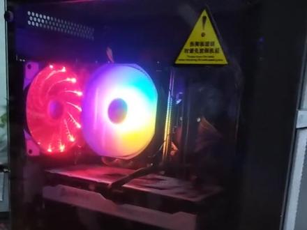 当13700K与AMDR7-7700X同样配置情况下测试哪个更强
