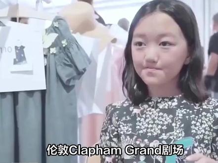 妹妹一年学费40万,姐姐窦靖童为她停下了演唱会。 伦敦Clapham Grand#窦靖童
