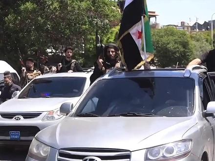 朱拉尼的叙利亚过渡政府拿下库尔德地区,向着统一迈出了一大步 叙利亚过渡政府对库尔德武装发起进攻,已基本拿下了库尔德控制区。库尔德武装迫于压力已同意并入叙利亚过渡政府之中。至此,除了受以色列支持的德鲁兹人控制区和被以色列控制的戈兰高地外,叙利亚过渡政府已基本统一了叙利亚。#中东局势 #叙利亚局势 #国际局势 #国际新闻 #军事