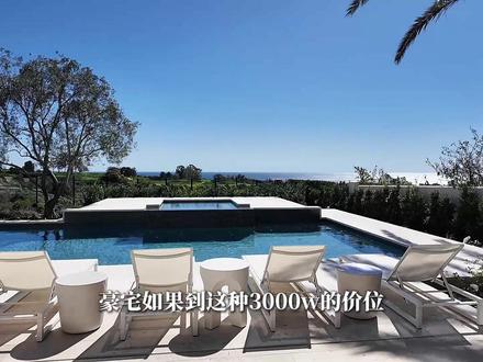 24 Fairway Point 这套房子,真的是我这几年最舍不得下架的一套。
经过业主三四年的悉心打磨,从一块一瓦到每一处线条,都在走一种低调又高级的法式风情路线:不是那种浮夸宫廷感,而是法式骨相+海边度假的松弛感,优雅得刚刚好。
推开门就能看到开阔的海景和高尔夫球场视野,早晨是薄雾和阳光,傍晚是晚霞和灯火,站在露台上那一刻,你会觉得“度假”和“生活”这两个词,第一次可以合二为一。
这套房子从拿到钥匙那天起,业主就没打算做“快餐式装修”。硬装细节打磨了无数遍,法式线条比例、石材拼接、灯光层次、收纳和展示的平衡,全都来来回回改了很多次,只为做到“看不出哪里好,但整体就是差一点不行”。
正式上市前,我自己都替它捏把汗:花了这么多心思,会不会市场看不懂?结果没想到,上线之后好评一波接一波,大家都在夸:
“这装修太细了吧”
“终于看到不是千篇一律的大白墙了”
“法式+海景也太绝了”
我刚拍完视频、剪好发出去,还在准备第二版素材的时候,后台就已经“秒卖”——买家一眼钟情,基本没怎么犹豫就拍板。以这几年鹈鹕系列三千万左右的房子来说,这套可以算是成交速度非常靠前的一位了。
说实话,替新业主开心,也真心替这套房子开心:所有的用心,都有人看懂了。
也想给正在装修、或者打算买房的你一点小小参考:
- 好的装修,是帮你把房子的气质放大,而不是用堆砌堆出“豪气”。
- 细节会说话,线条比例、材质触感、灯光氛围,都是日常幸福感。
- 位置和视野决定了“天花板”,但设计决定了你住进去的每一天。
如果你也喜欢这种“轻法式+海景”的感觉,或者想了解鹈鹕系列三千万左右价位的房源,可以给我留言。我会根据你的生活习惯和预算,帮你找一套真正适合你的家。
#创作灵感 #抖音美好生活家 #抖加小助手 #上热门 #鹈鹕山