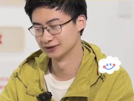 清华博士生庞众望想对母亲说:“妈,你看我做得很好。”母亲先天性脊柱裂,生前身残志坚托举儿子。