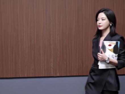 #女神蒙上眼定档0125 蒙眼寻真,心明如镜。律师唐盈盈已就位,这局稳“盈”。#辛芷蕾 #女神蒙上眼