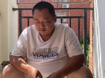 家有千斤万担粮,不养无情弃子娘。百善孝为先,斌 父爱如山#爱 #父亲 #胖龙的小生活