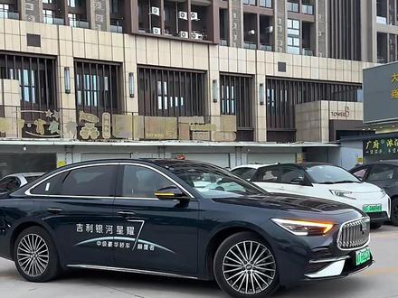 千里浩瀚H3智能泊车 吉利银河的千里浩瀚智能泊车系统丝不丝滑?#吉利银河星耀7 #五月超享购吉利狂欢节