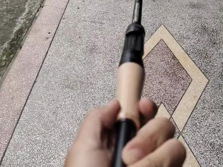 强烈安利一根野钓鲈鱼鳜鱼的路亚竿,jackall的新RV,这个重量和腰力,请问还有谁?用一次爱不释手啊#jackall负电压 #鲈钓 #路亚