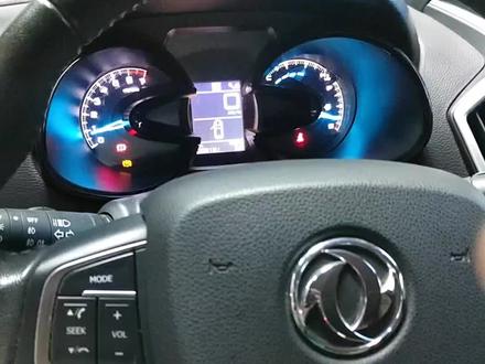 东风风神aX 7。电子手刹拉起无法释放。可以用解码器释放,天窗漏水。插头腐蚀。电脑腐蚀。进行处理。