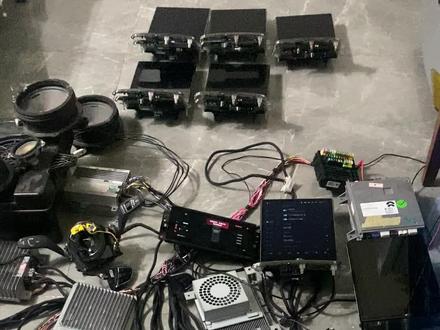 蔚来一代车型维修平台,任何问题尽管问 为了方便维修蔚来一代车型,我们搭建的线下测试台,方便测试主机、功放、网关、360故障、辅助驾驶故障,泡水车维修测试,电控移植测试#蔚来主机维修#蔚来专业维修#广州蔚来维修#蔚来360故障#蔚来水泡维修