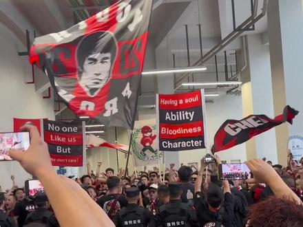 南看台遇御林军#成都蓉城 #成都蓉城VS北京国安 #南看台联盟