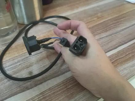 雅迪电动车充电器插头改装适应各种充电器,能从电动车取60V电源 #插头 #车载充电器 #充电器 #雅迪电动车