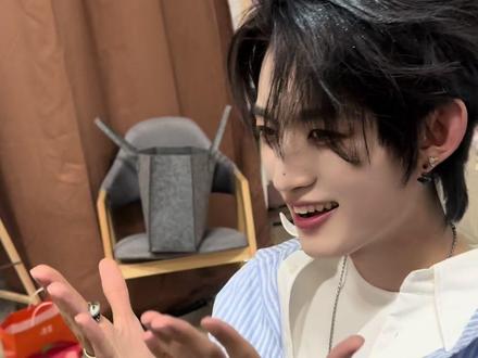 自创手势舞吗 #天津欢乐谷#这谁能顶得住啊 #花青素#哑巴新郎