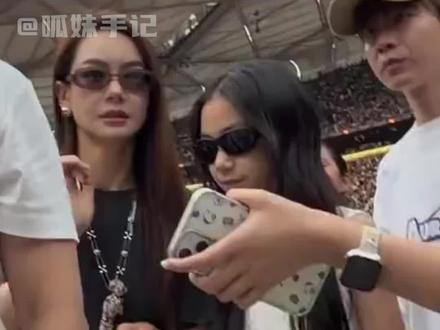 #李承铉戚薇女儿11岁近照 小lucky 越来越美了#李承铉#戚薇