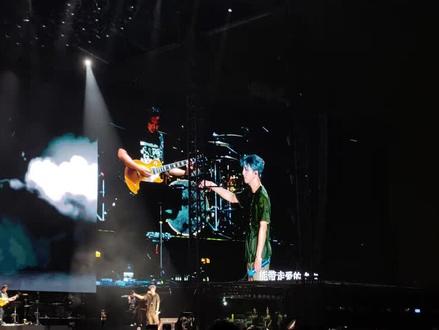 糖给我!我要!是我的!小流浪值得听一万遍#陪你去流浪 #薛之谦 #神级live现场 #万兽之王