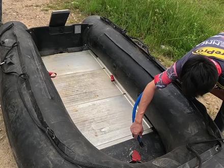 #原来钓鱼才是抖音运动顶流 #路亚#冲锋舟橡皮艇 冲锋舟安装下水一镜到底